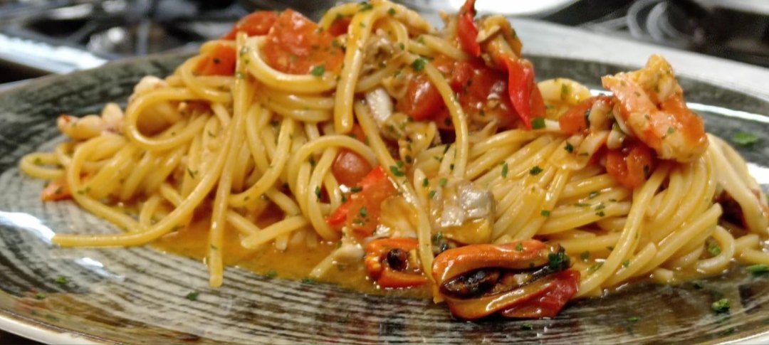 Scialatielli alla pescatora con cozze, vongole e gamberi